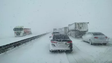 В МВД призвали водителей «не создавать нервозность». Что проверить в авто перед выездом в метель?