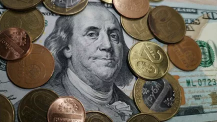 Долго ли продержится доллар ниже 2,9 BYN? Аналитик заявил об «уязвимости» курса в Беларуси