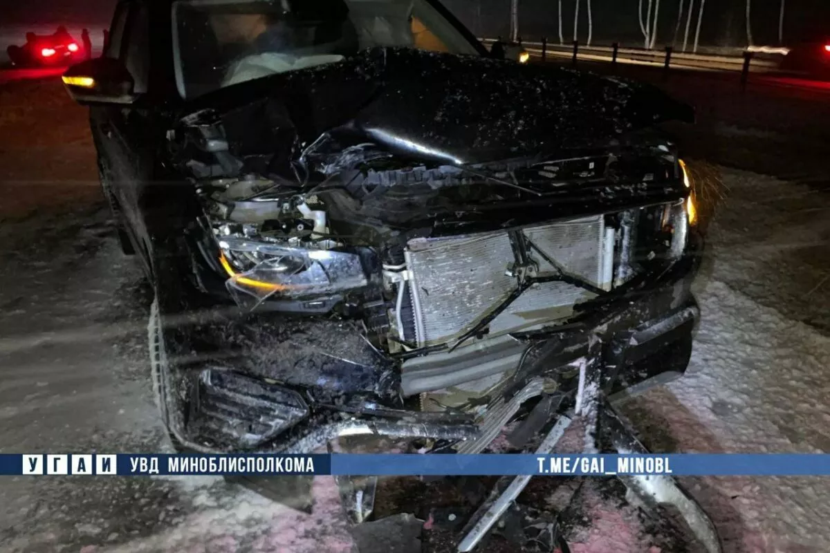 В снежном ДТП под Червенем пострадали 9 авто