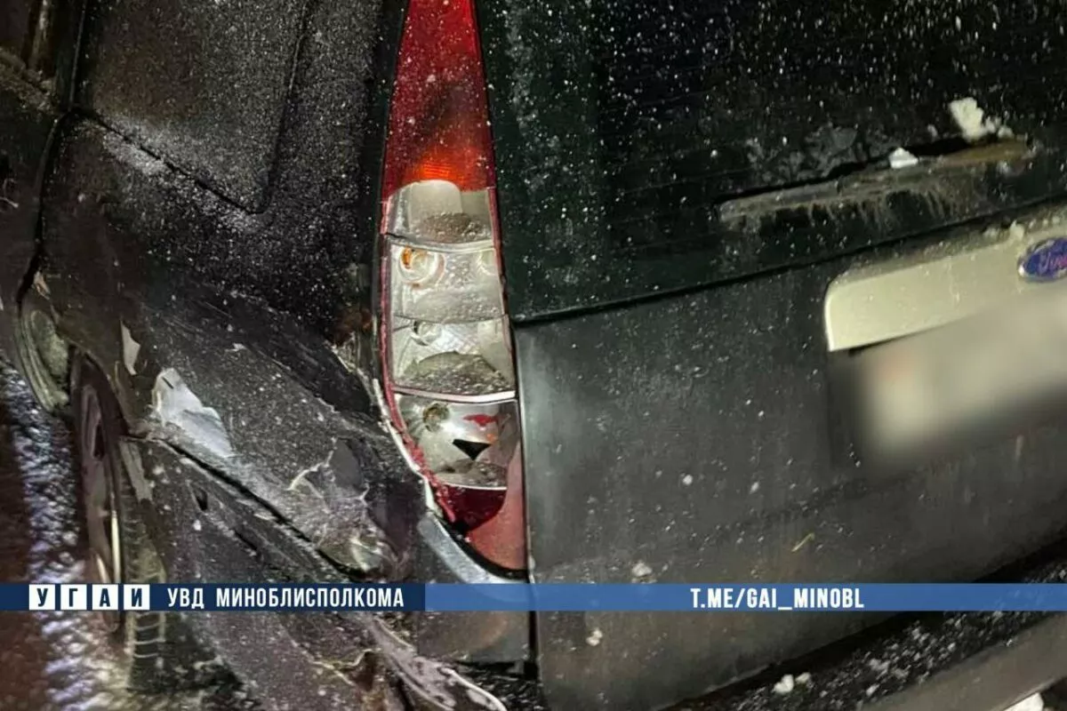 В снежном ДТП под Червенем пострадали 9 авто