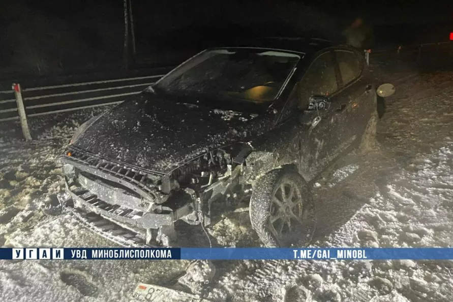 В снежном ДТП под Червенем пострадали 9 авто