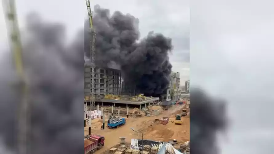 Столб чёрного дыма заметили на стройке в экспериментальном ЖК в Минске