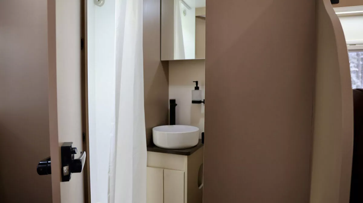 Альтернатива арендному жилью? МАЗ показал дом на колесах