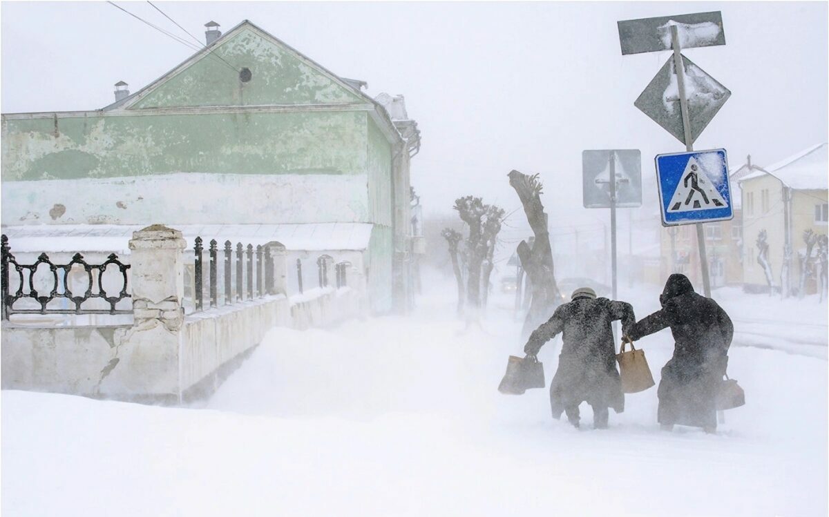 МАРТ опубликовал целый список телефонов для жалоб на магазины