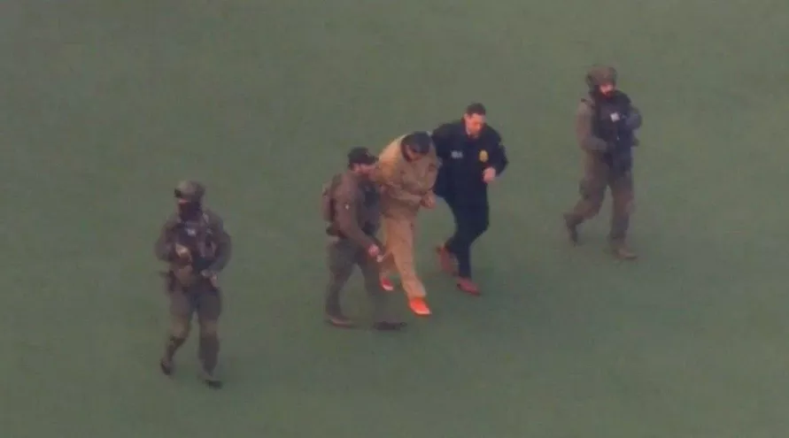 Для доставки Мадуро в суд использовали вертолет и бронеавтомобиль