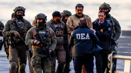 Для доставки Мадуро в суд использовали вертолет и бронеавтомобиль