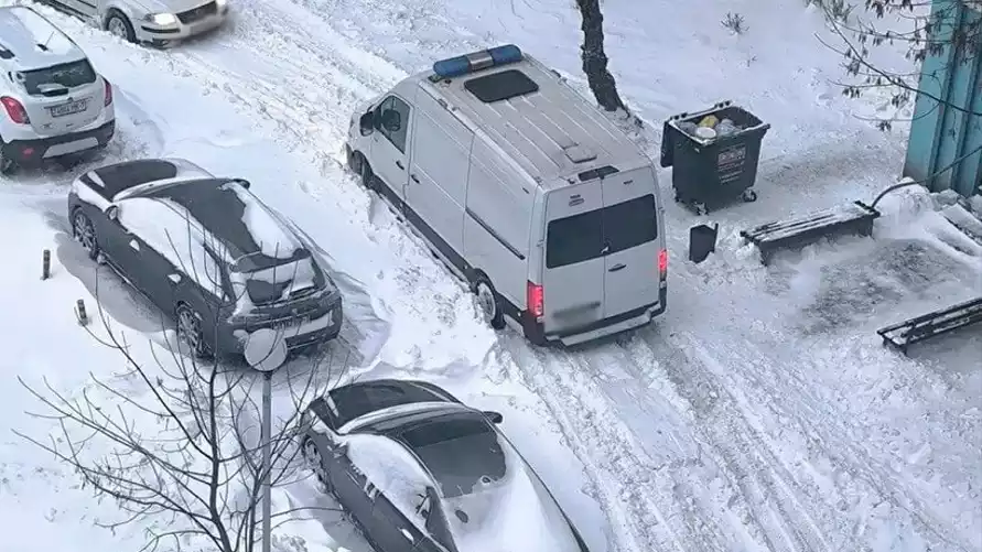 В Минске при расчистке снега нашли тело мужчины. В милиции рассказали, что известно