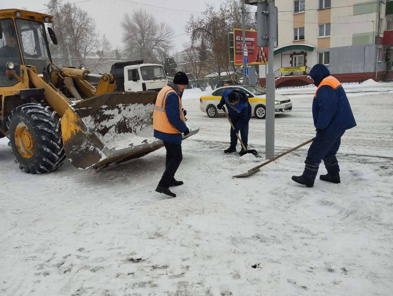 Глава МинЖКХ поблагодарил белорусов за уборку снега