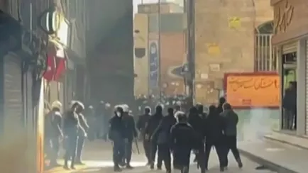 Протестующие в Иране объявили о захвате двух городов. Тегеран отрицает