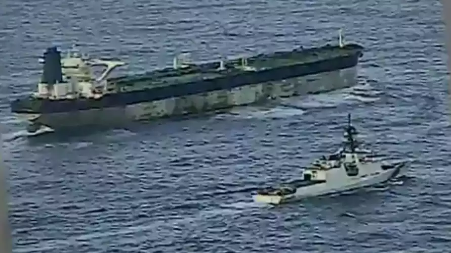 Береговая охрана США показало видео преследования российского танкера Marinera