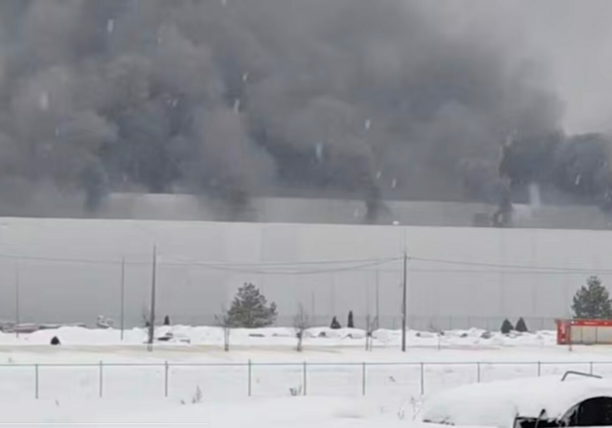 В России загорелся крупный автомобильный завод
