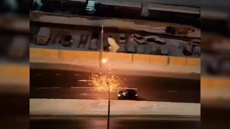 В «Минсктрансе» объяснили, почему массово горят и искрятся провода троллейбусов