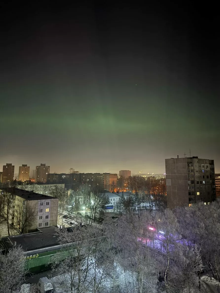 Сильнейший за 23 года солнечный радиационный шторм подарил белорусам яркие полярные сияния