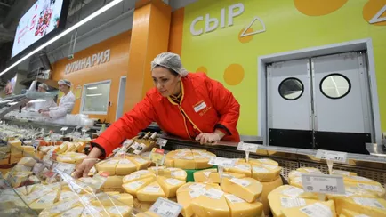 Российские заводы закрывают производство из-за наплыва белорусских сыров