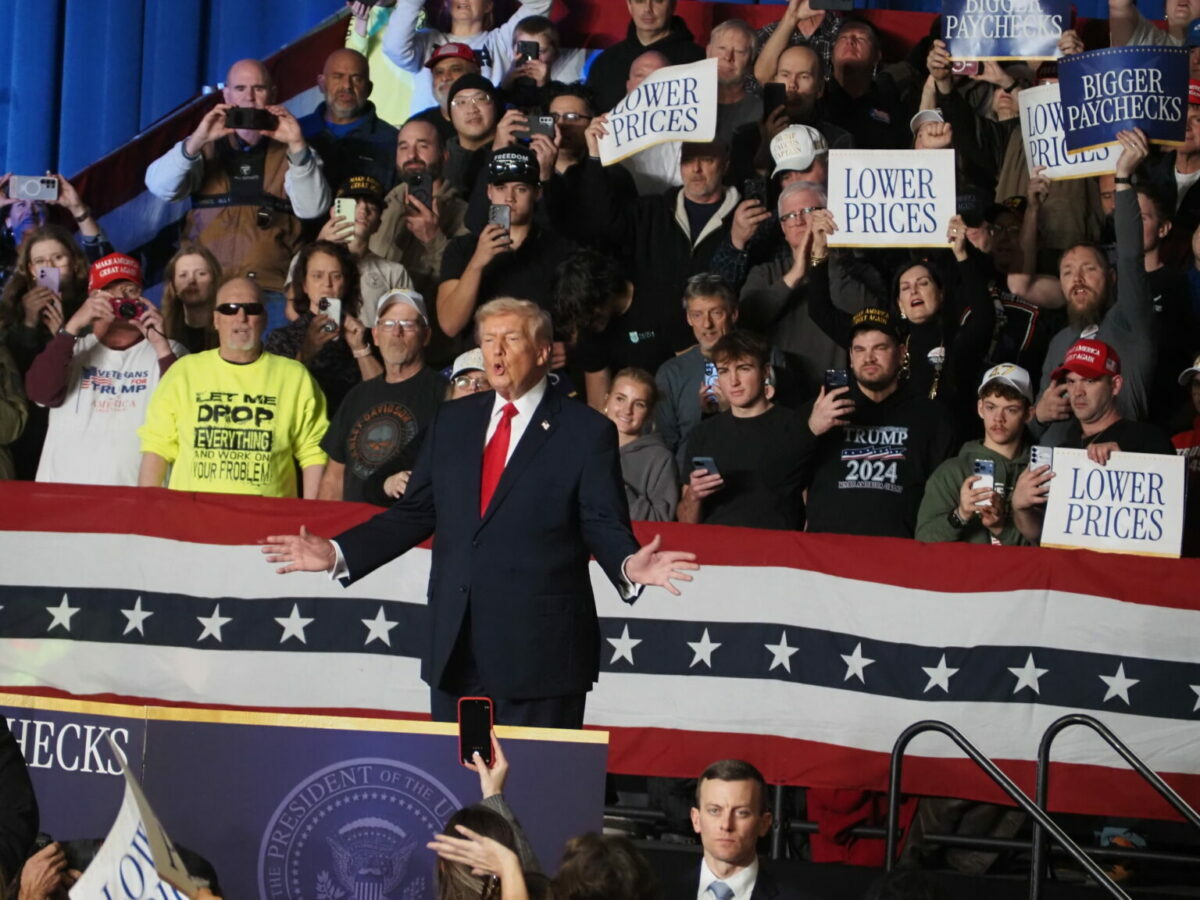 Трамп предупредил об отправке к Ирану «ещё одной прекрасной армады»