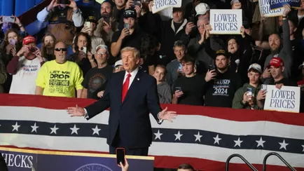 Трамп предупредил об отправке к Ирану «ещё одной прекрасной армады»