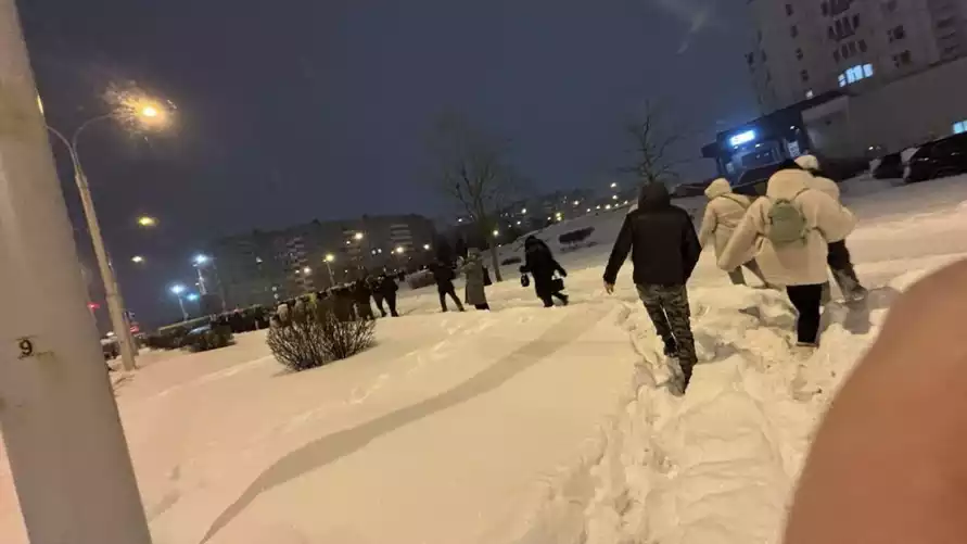 "Откажитесь от автомобилей!" - В Минске объявили красный уровень опасности