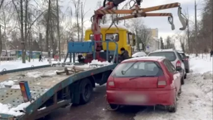 В Гомеле эвакуаторы взялась за проблему, которую водители создают по всей Беларуси